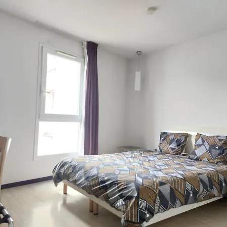 Moderne Et Equipe Centre Apartamento Lourdes